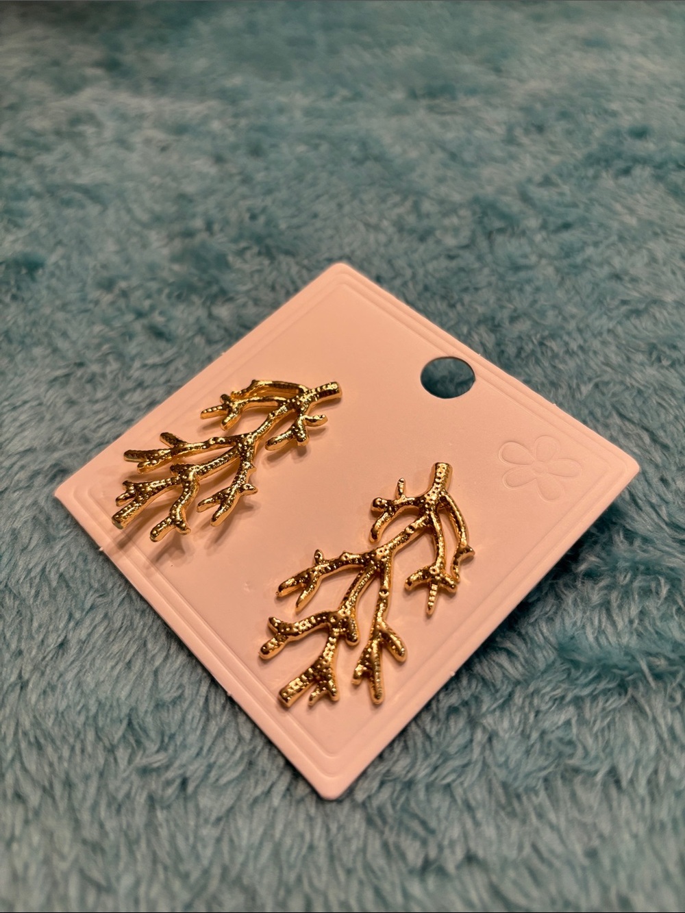 Gold Coral Beach Ocean Nautical Fashion Pierced Earrings NWT 1.75x1” - Picture 6 of 10